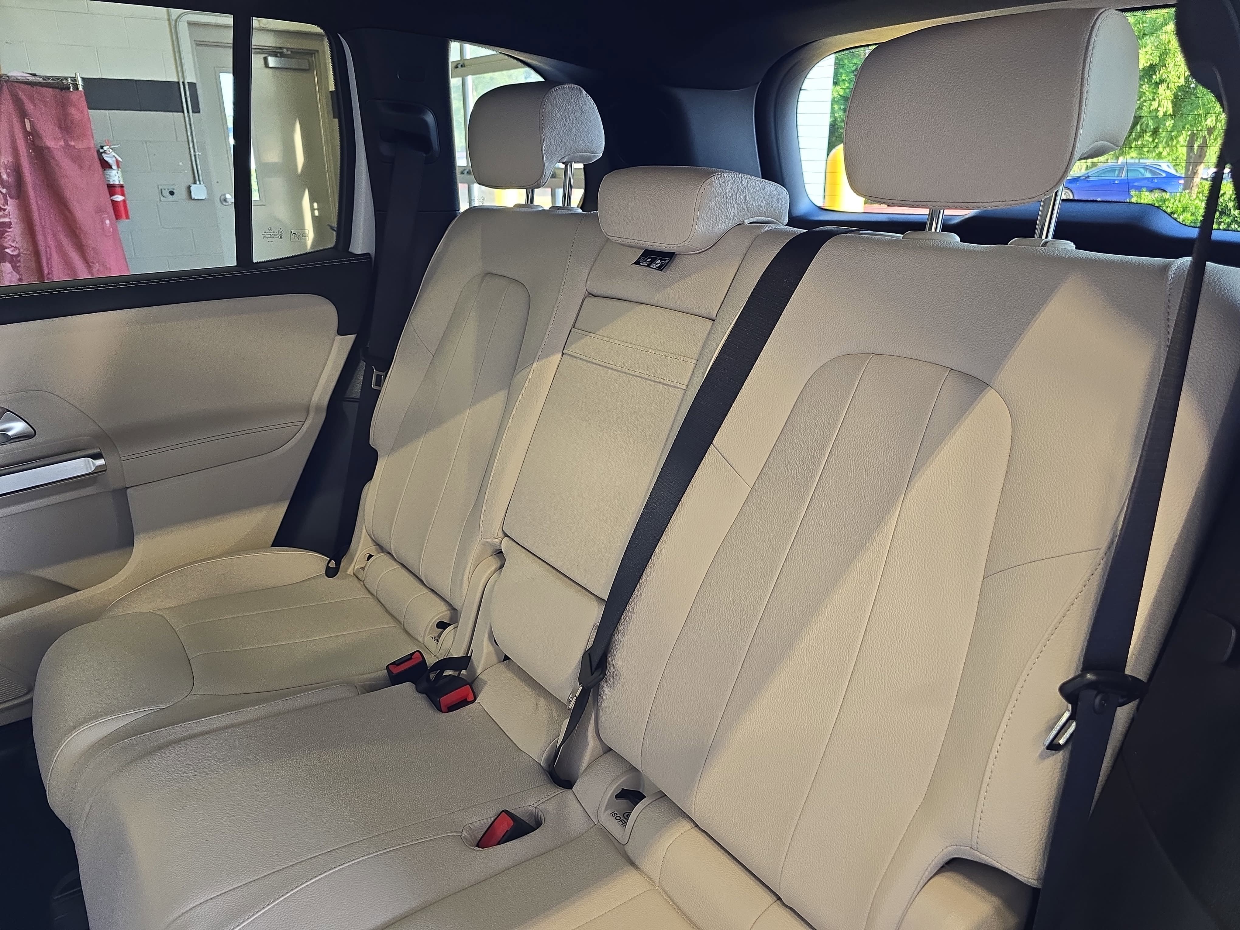 New 2026 Polar White Mercedes-Benz GLB250 image 15