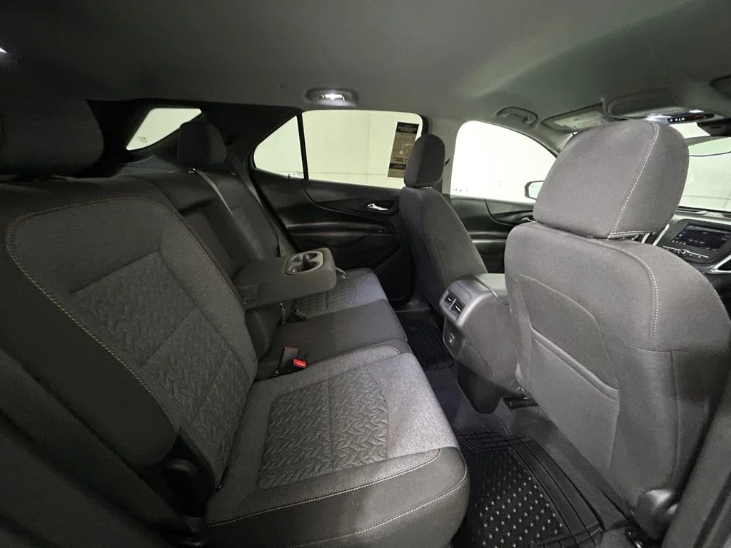 Used 2022 White Chevrolet LT image 17