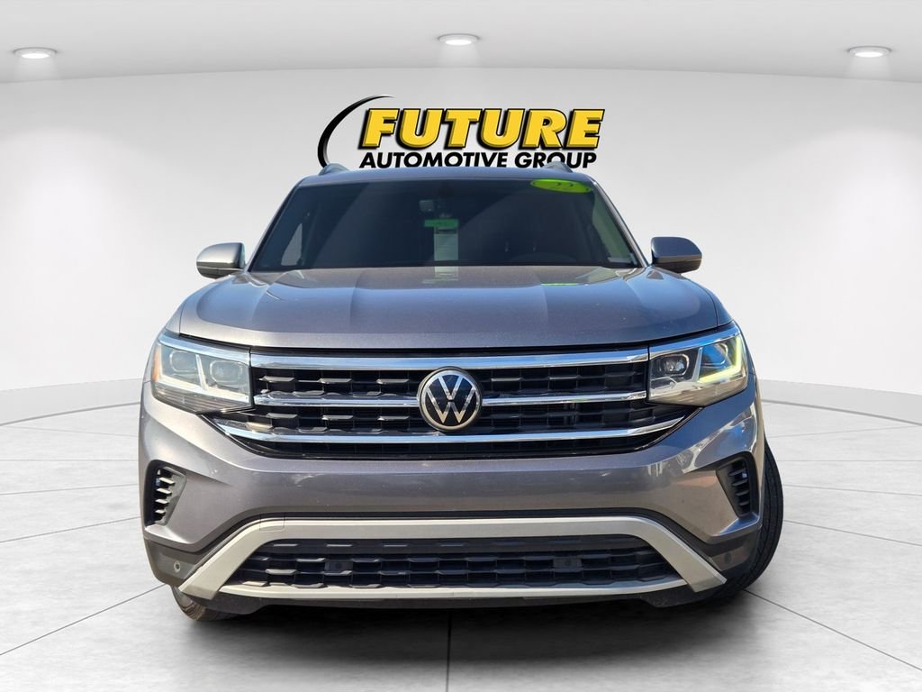 Used 2022 Gray Volkswagen 3.6L V6 SE w/Technology image 2
