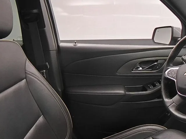 Used 2023 Gray Chevrolet Premier image 34