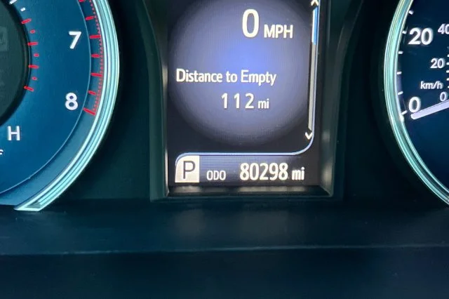Used 2016 Silver Toyota LE image 28