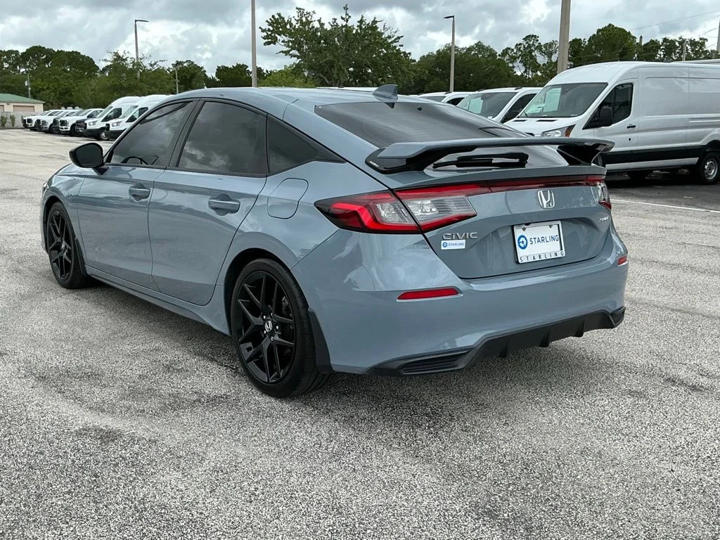 Used 2023  Honda Sport image 6
