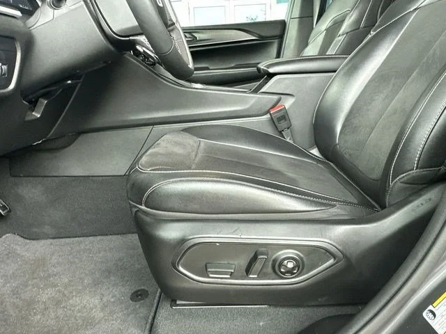 Used 2024 Gray Jeep Altitude X image 13