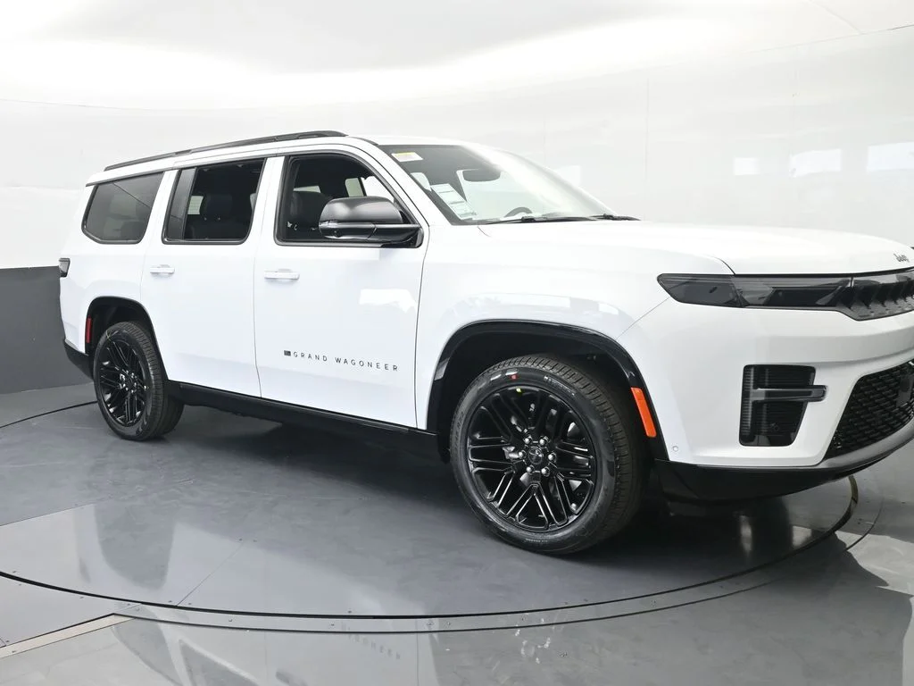 New 2026 Bright White Clear-Coat Exterior Paint Jeep Limited Reserve image 8