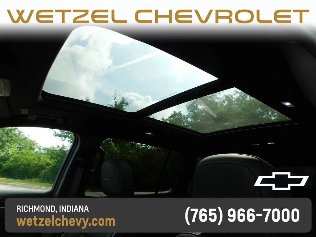 Used 2025 Gray Buick Avenir image 12