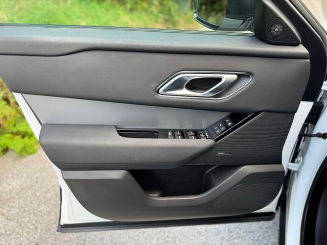 Used 2024 Fuji White Land Rover S image 8