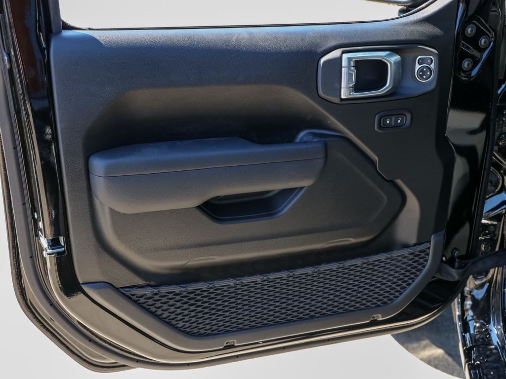 New 2026 Black Clear-Coat Exterior Paint Jeep Sport S image 22