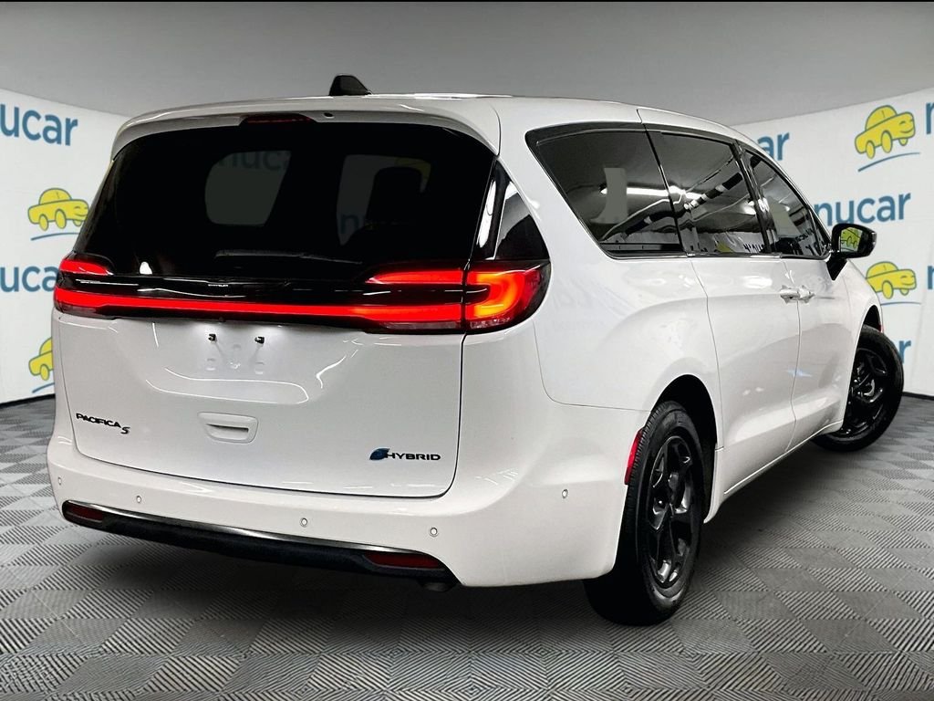 Used 2024 White Chrysler Select S Appearance image 6