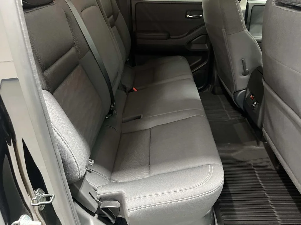 Used 2024 Super Black Nissan SV Crew Cab Hardbody Package image 29