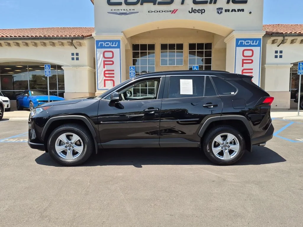 Used 2021 Black Toyota XLE image 8