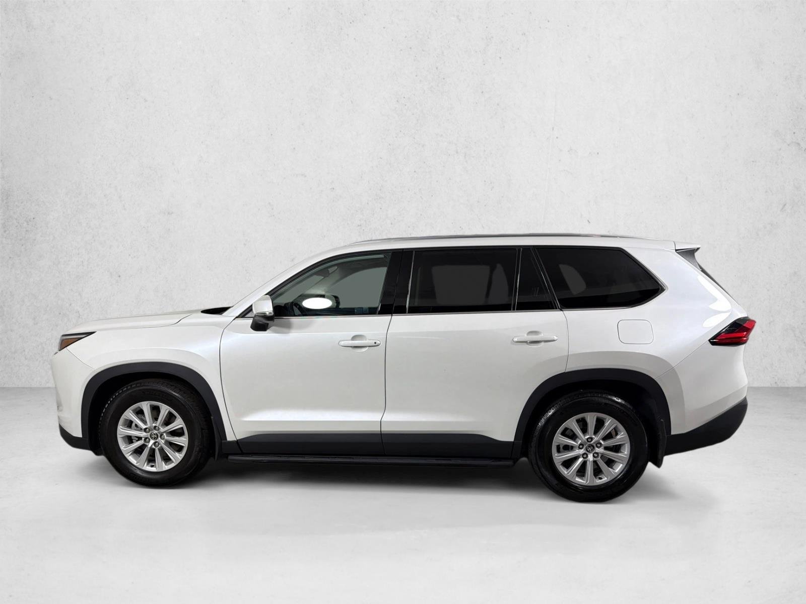 Used 2024 Wind Chill Pearl Toyota XLE image 7