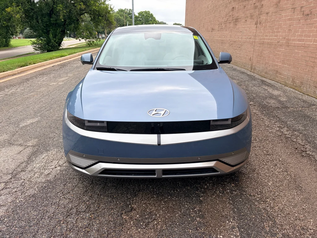 Used 2023 Lucid Blue Hyundai Limited image 8