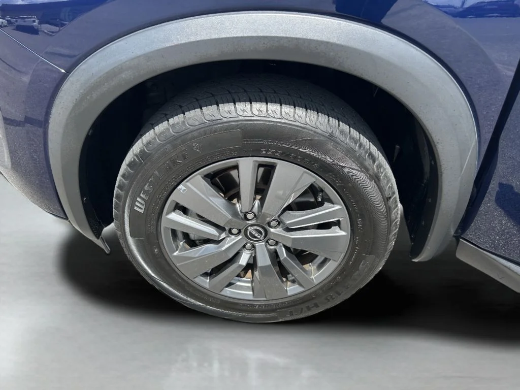 Used 2025 Blue Nissan SV image 37