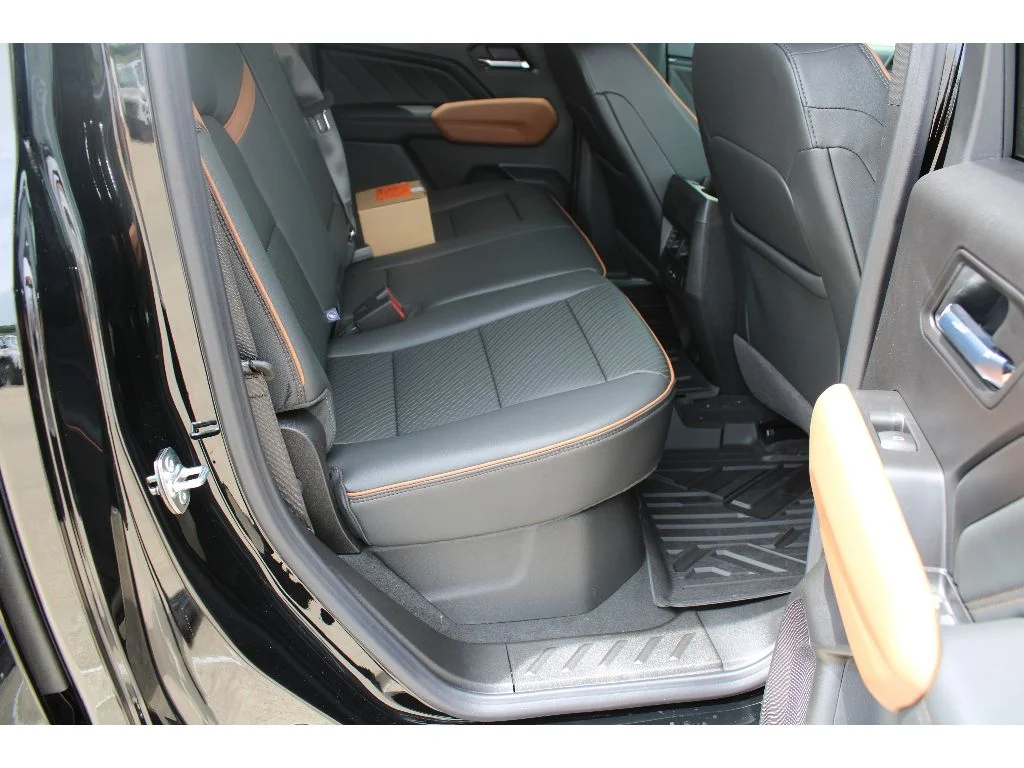 New 2026 ONYX BLACK GMC 4WD AT4 image 10