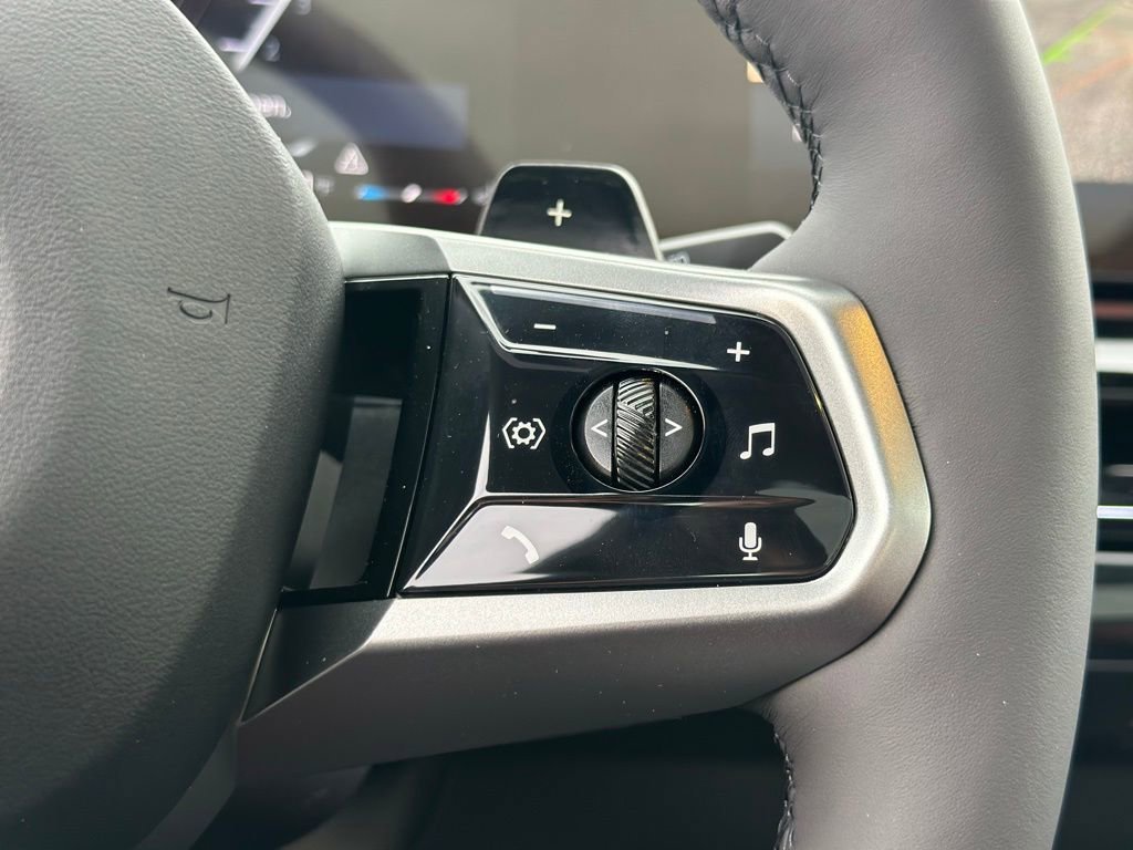 New 2026 Mineral White Metallic BMW 530i xDrive image 29