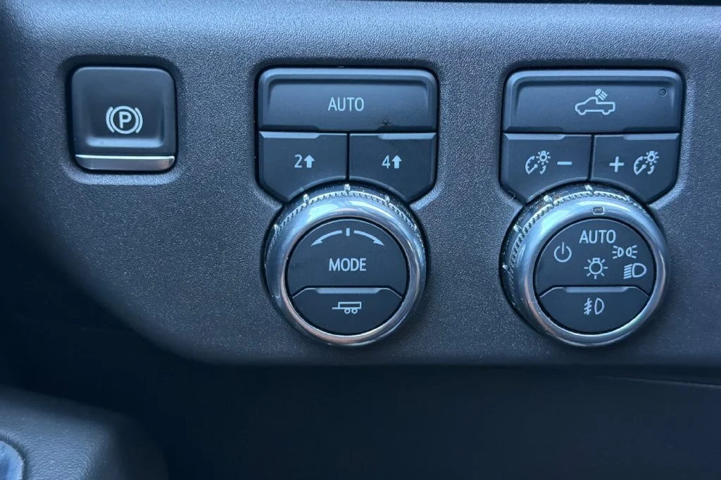 Used 2024 Titanium Rush Metallic GMC Elevation image 34