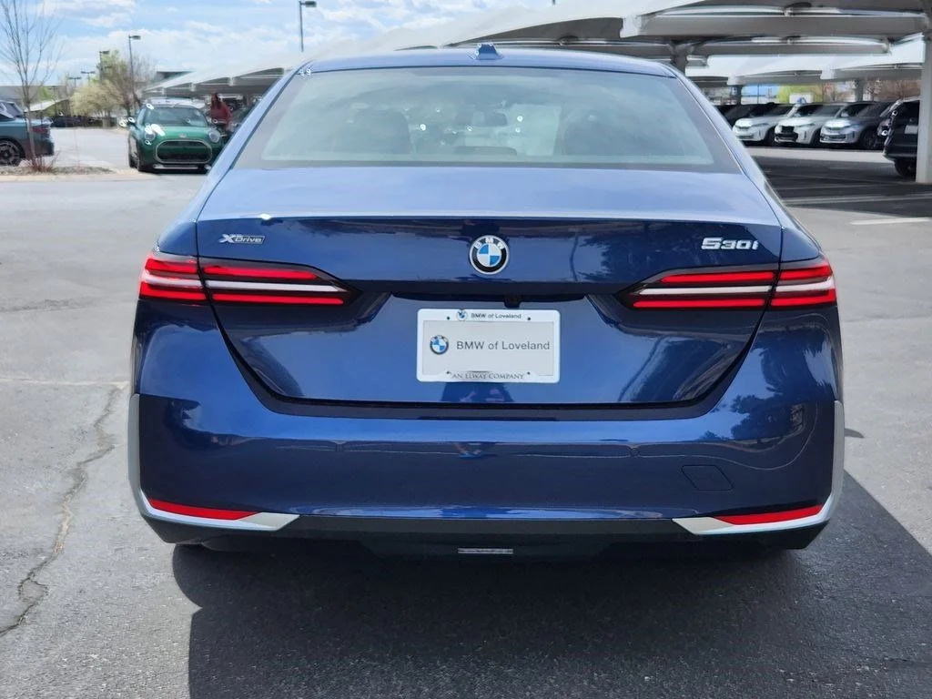 Used 2026 Blue Metallic BMW 530i xDrive image 4