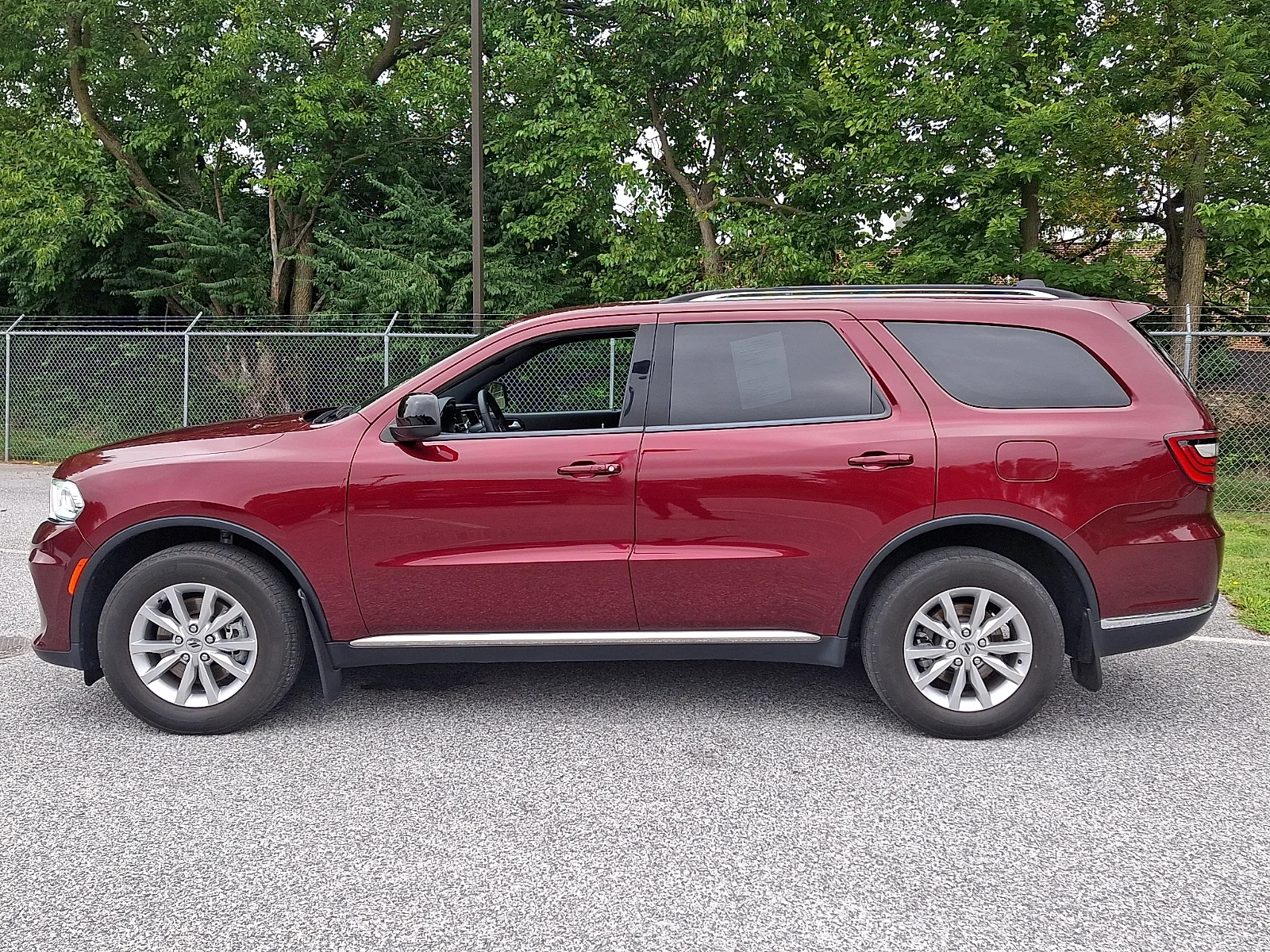 Used 2023 Red Dodge SXT image 6