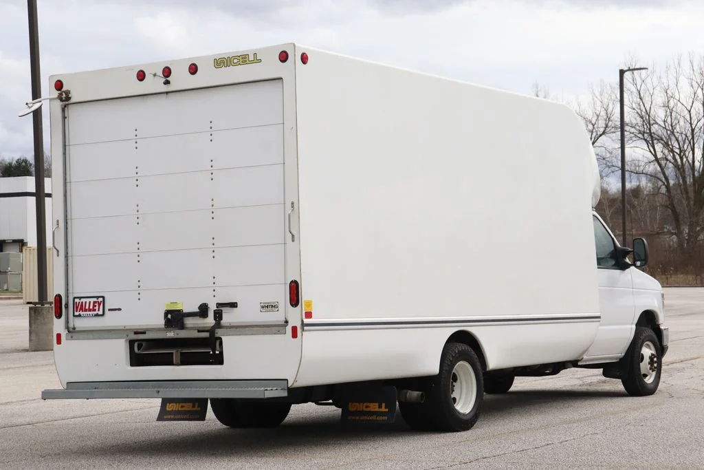 Used 2025 Oxford White Ford Base image 9