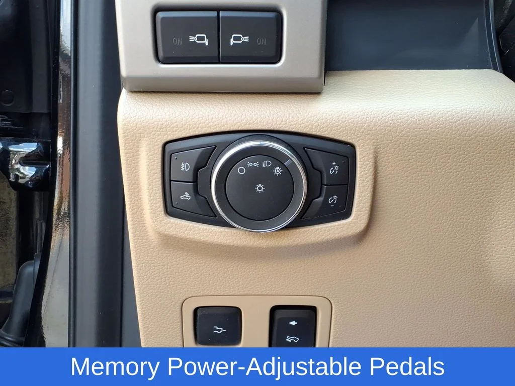 Used 2020 Black Ford Lariat image 19