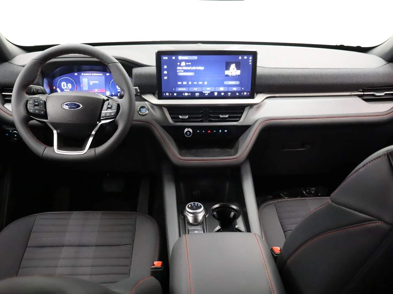 New 2027 Agate Black Metallic Ford ST-Line image 15