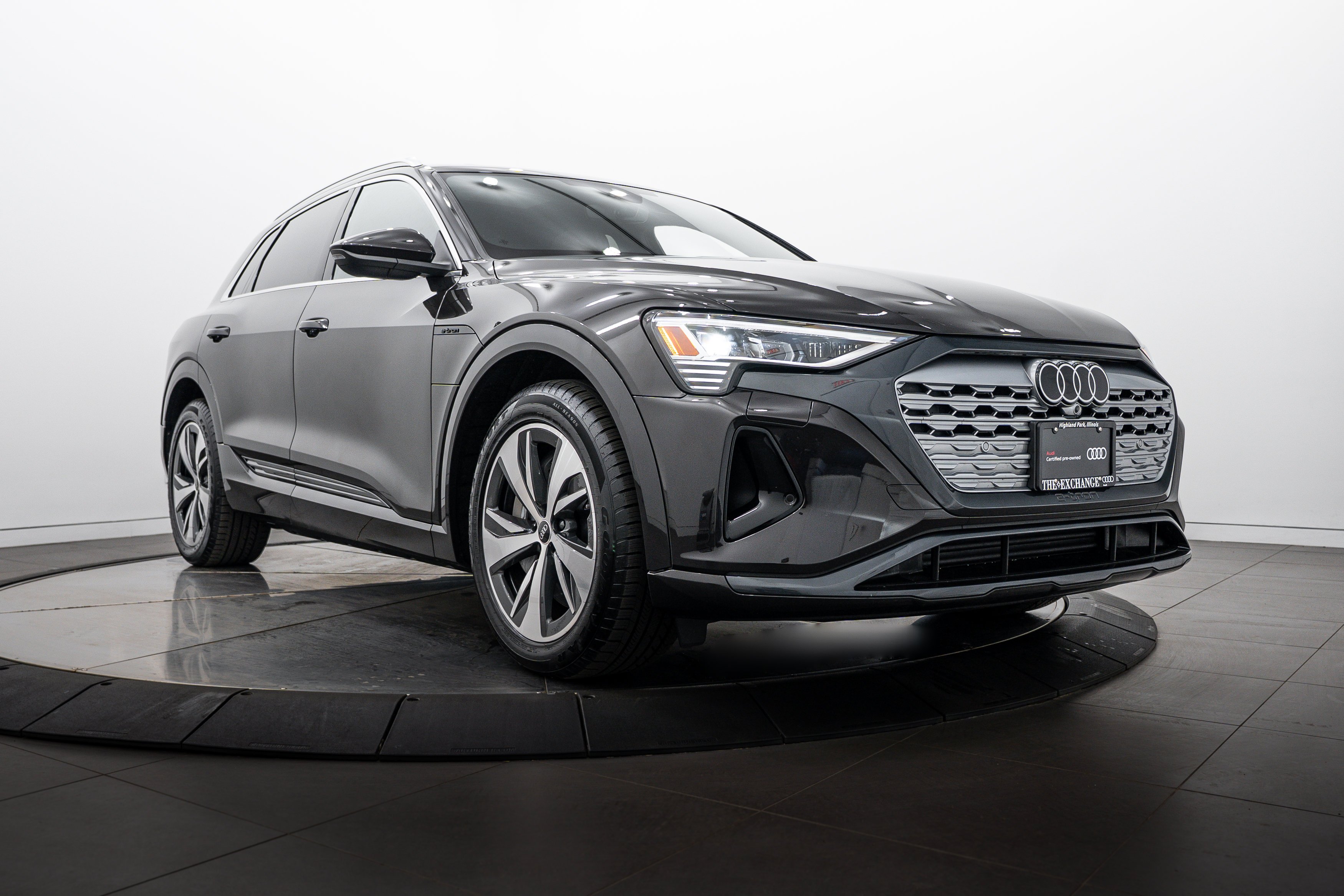 2024 Audi Q8 e-tron 55 114 kWh Premium quattro's photo
