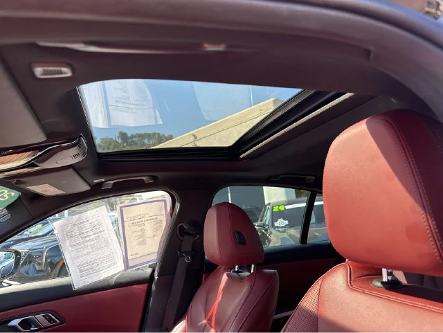 2023 BMW 3 Series 330i - Photo 6