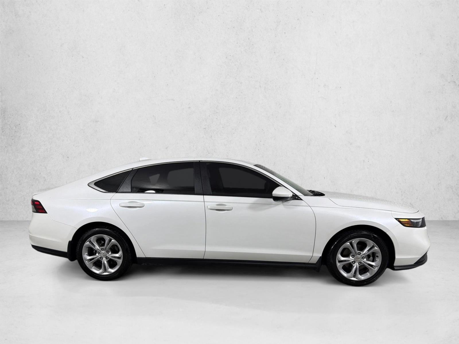 Used 2023 White Honda LX image 2