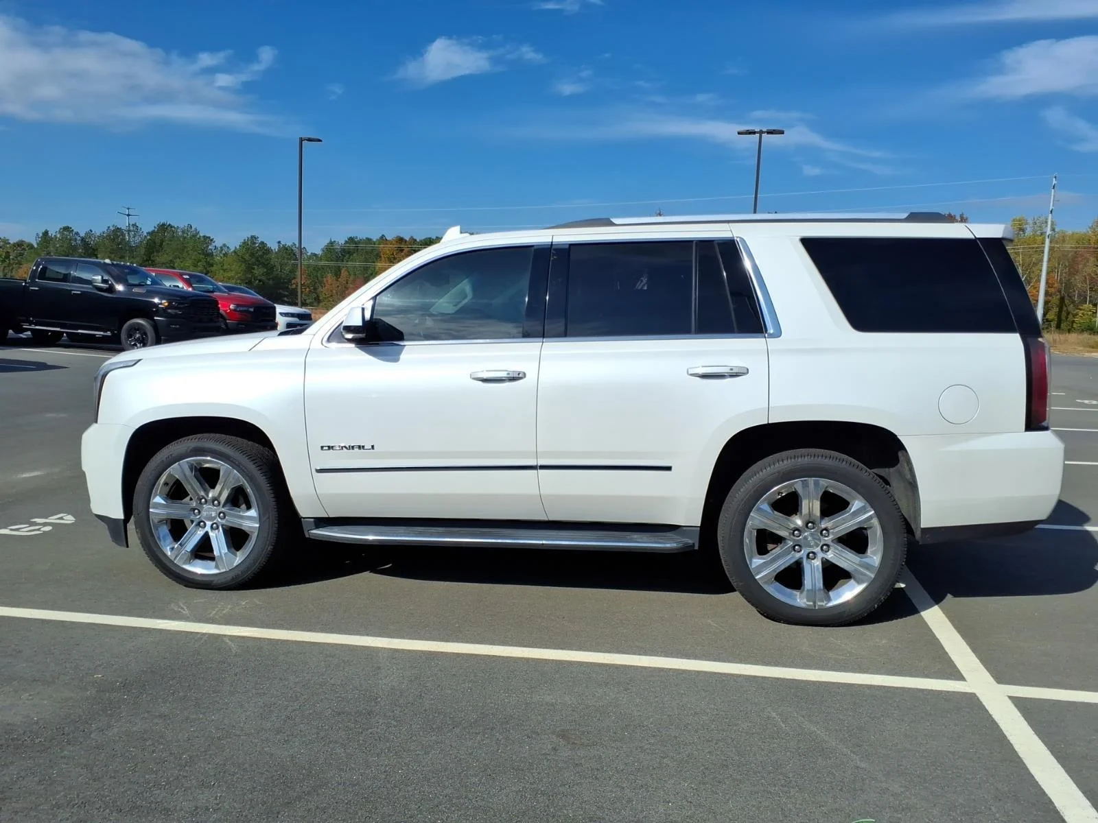 Used 2018 White Frost Tricoat GMC Denali image 21