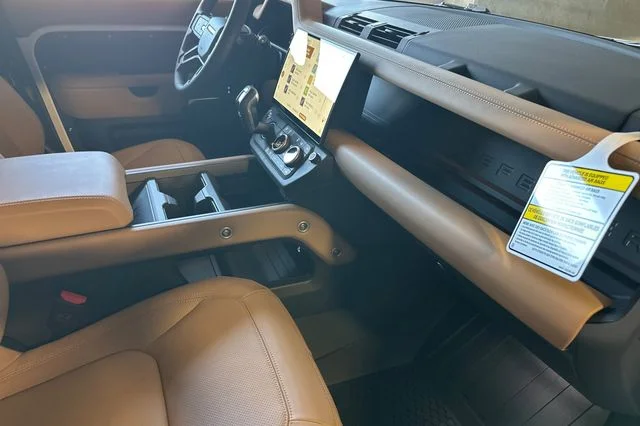 New 2026 Fuji White Land Rover X-Dynamic SE image 14
