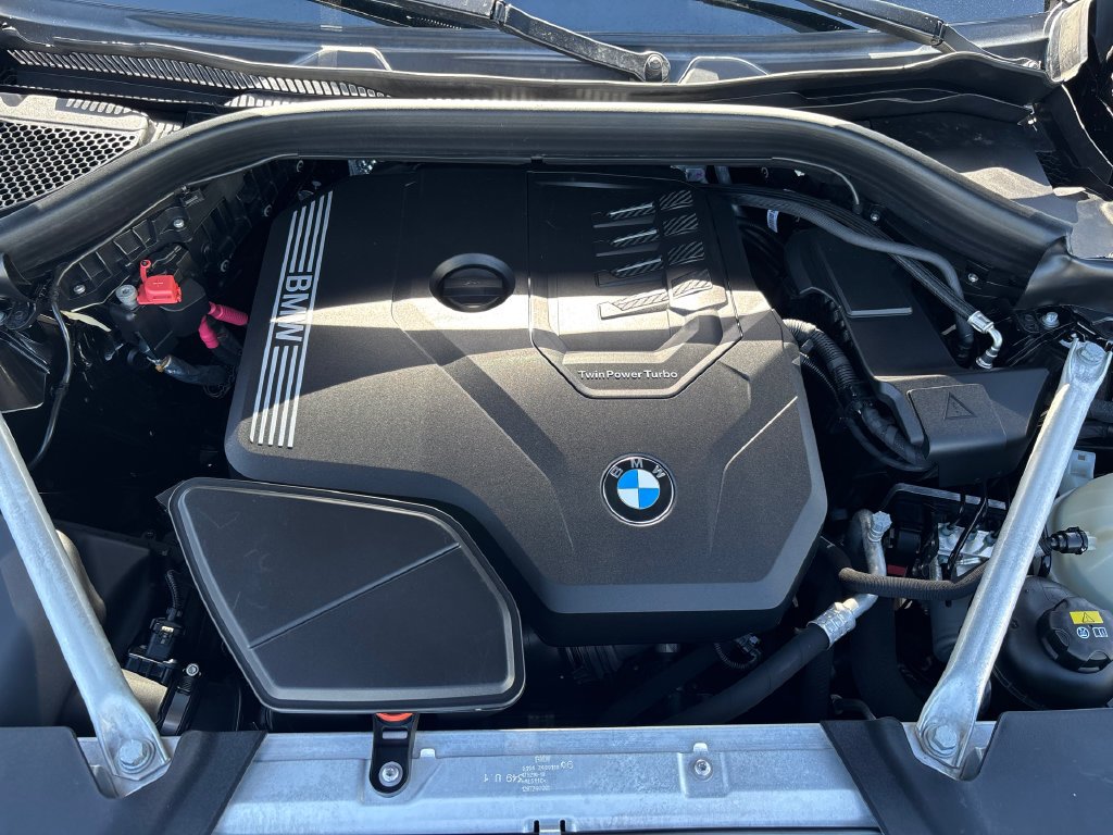 Used 2022 Jet Black BMW xDrive30i image 8