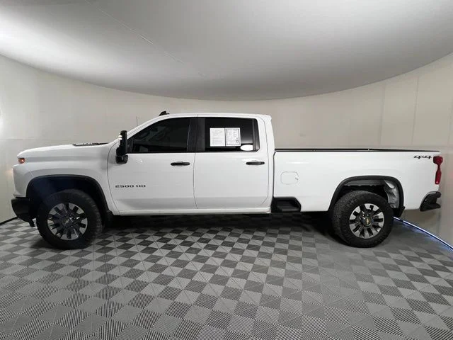 Used 2024 White Chevrolet Custom image 4