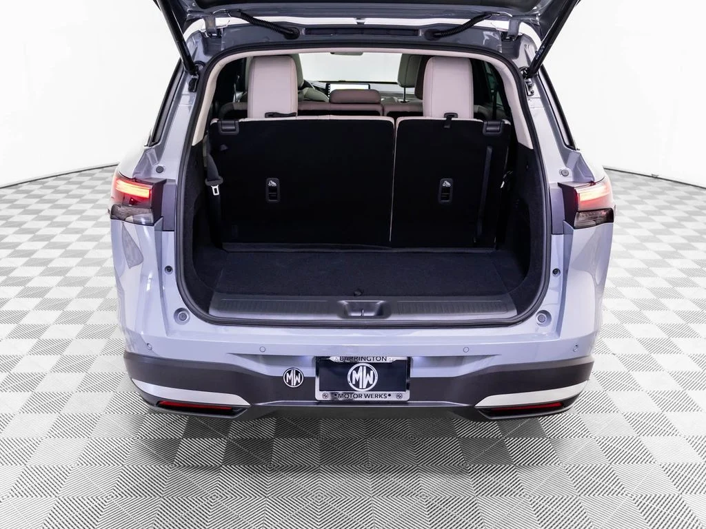 New 2026 HARBOR GRAY INFINITI Luxe AWD image 33