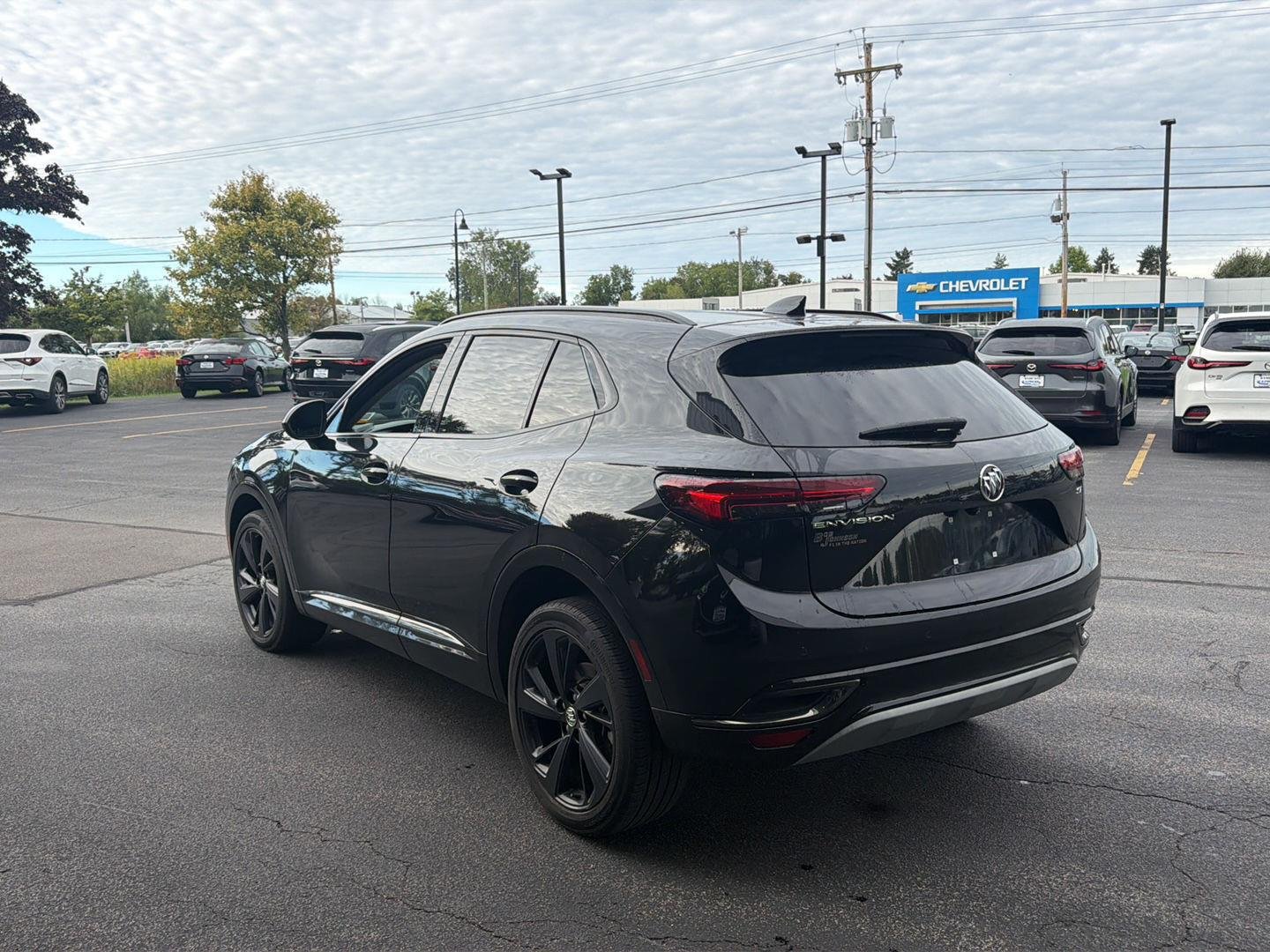 Used 2022 Ebony Twilight Metallic Buick Preferred image 6