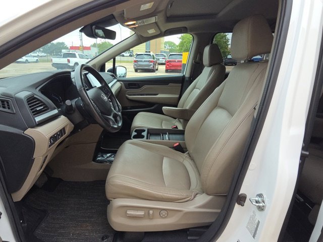 Used 2023 White Honda EX-L image 23