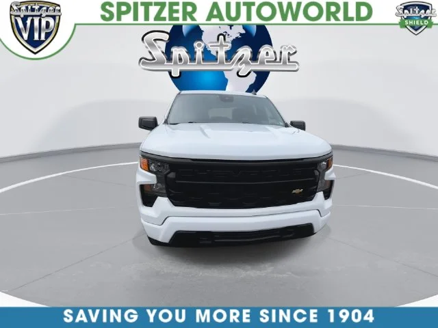 Used 2022 White Chevrolet Custom image 3