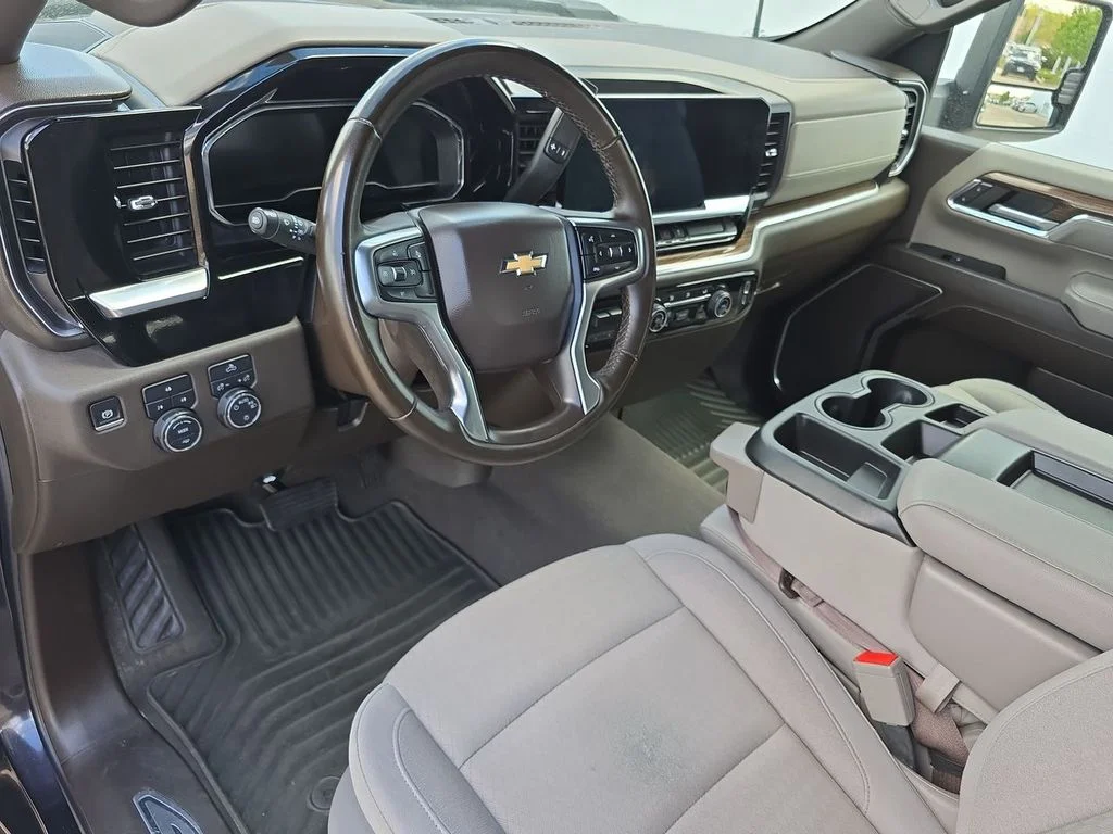Used 2024 Gray Chevrolet LT image 10