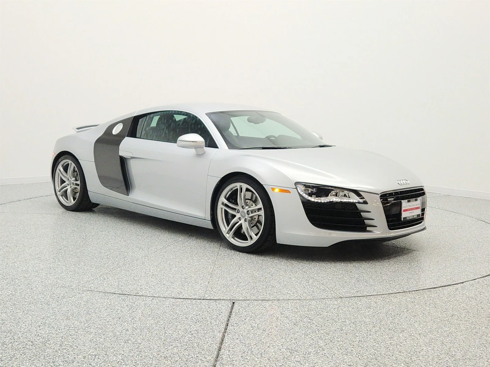 Used 2010 Ice Silver Metallic With Apollo Silver Sideblades Audi 2dr Cpe Auto quattro 4.2L image 3