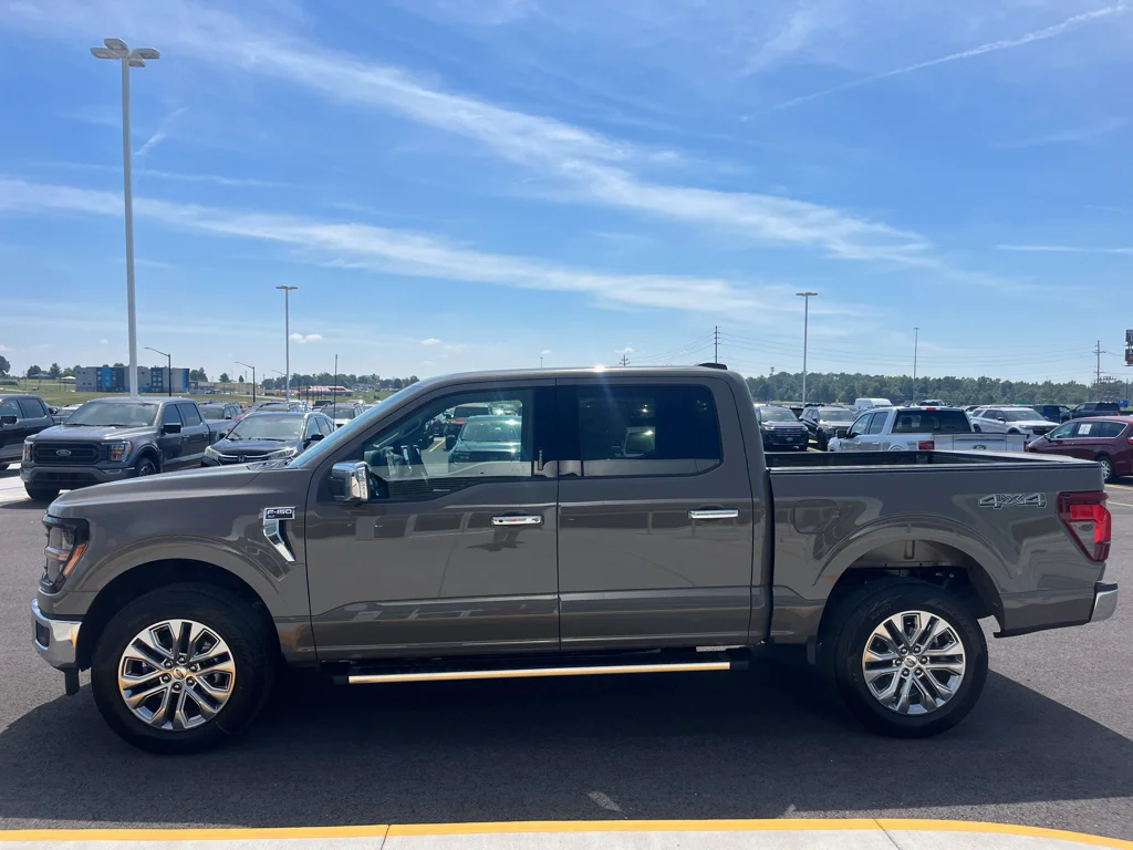 New 2026 Marsh Gray Ford XLT image 8