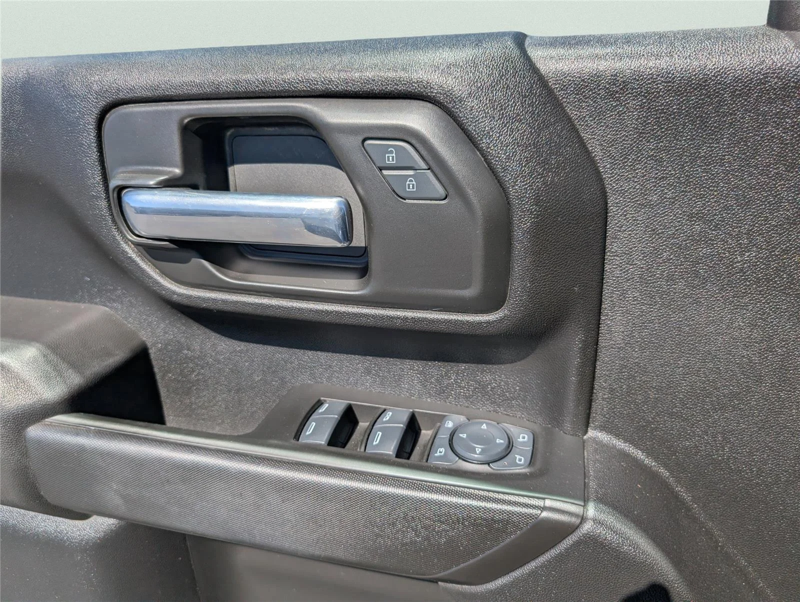 Used 2025 Summit White Chevrolet Custom image 17
