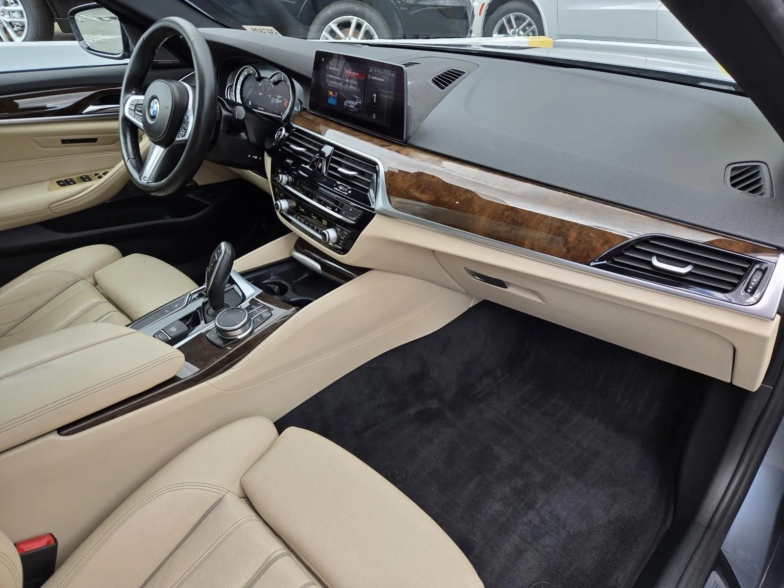 2019 BMW 5 Series 530i - Photo 31