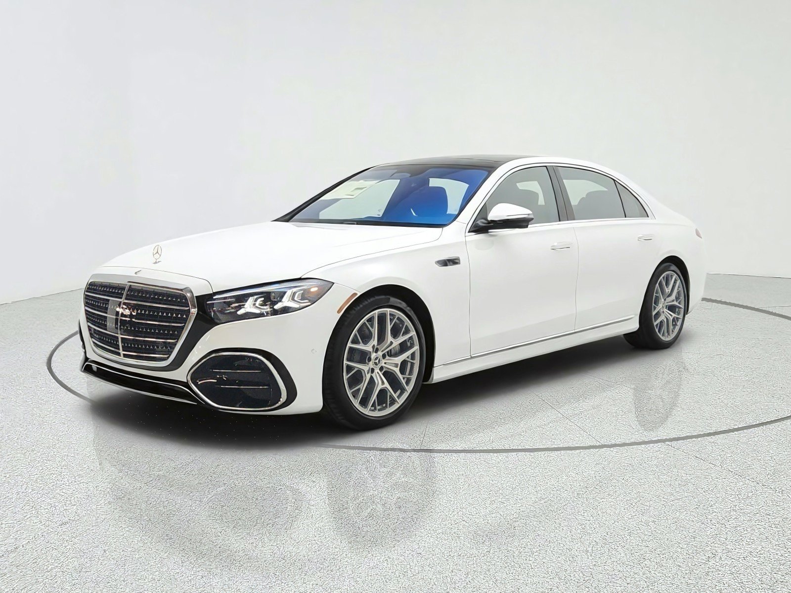 New 2027 MANUFAKTUR Moonlight White Metallic Mercedes-Benz S 580 4MATIC® Sedan image 1