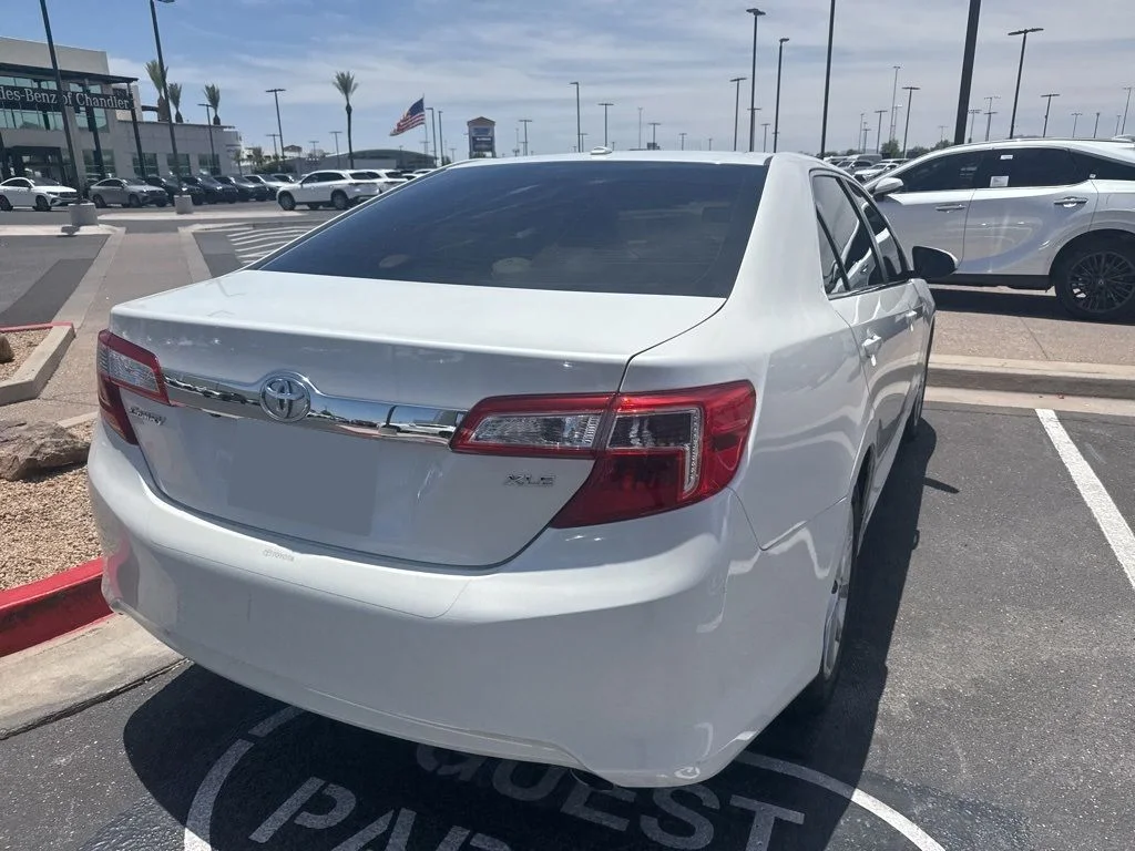 Used 2014 White Toyota XLE image 4