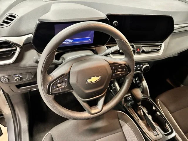 Used 2025 Gray Chevrolet LT image 15