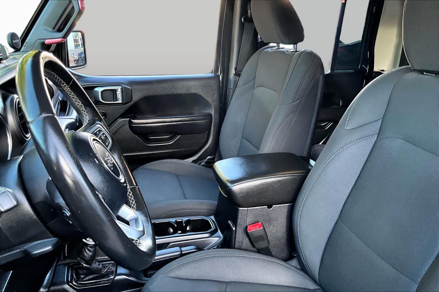 Used 2020 Black Clearcoat Jeep Sport S image 8