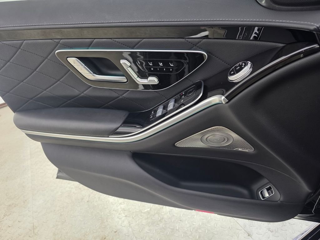 Used 2023 Black Mercedes-Benz S 580 image 25