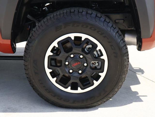 2025 Toyota Tacoma TRD Off Road - Photo 9