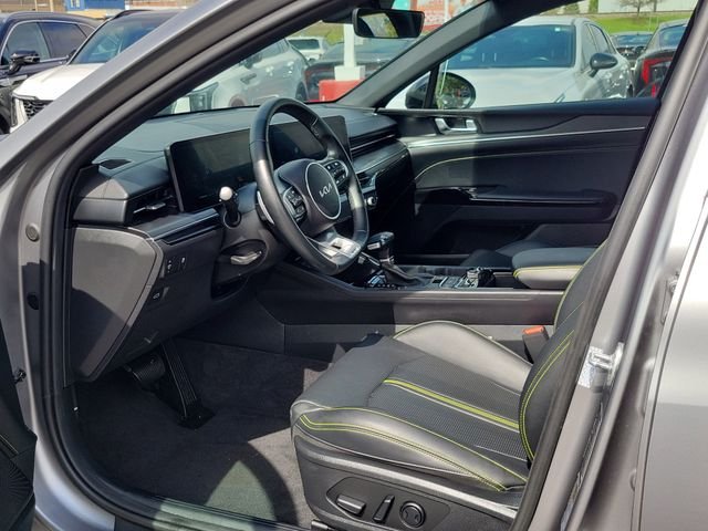 Certified Used 2025 Gray Kia GT image 9