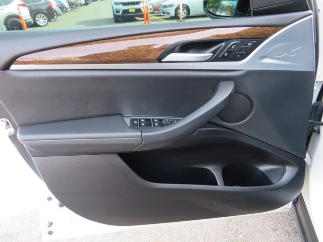 Used 2019 Alpine White BMW xDrive30i image 19