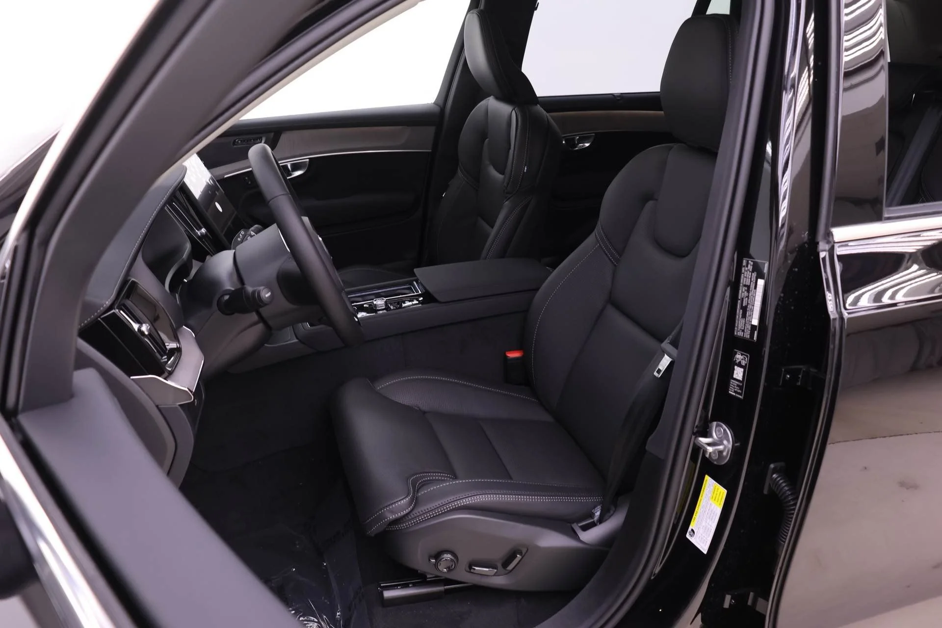 New 2026 Onyx Black Volvo Ultra image 7